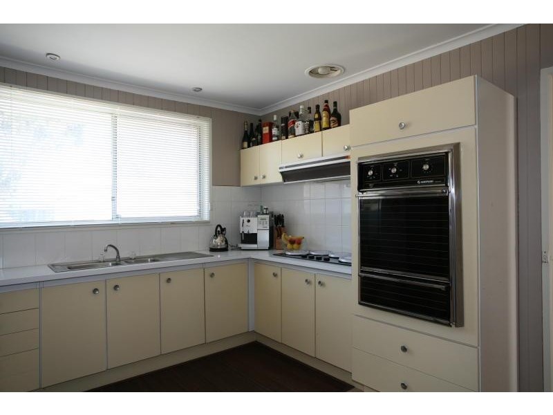 5 BERNHARDT AVENUE, Hoppers Crossing VIC 3029