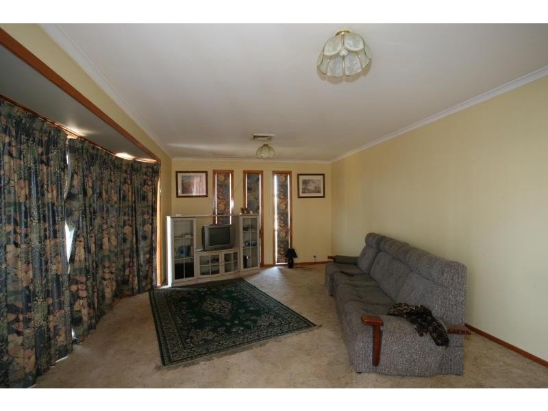 12 PERKINS AVENUE, Hoppers Crossing VIC 3029