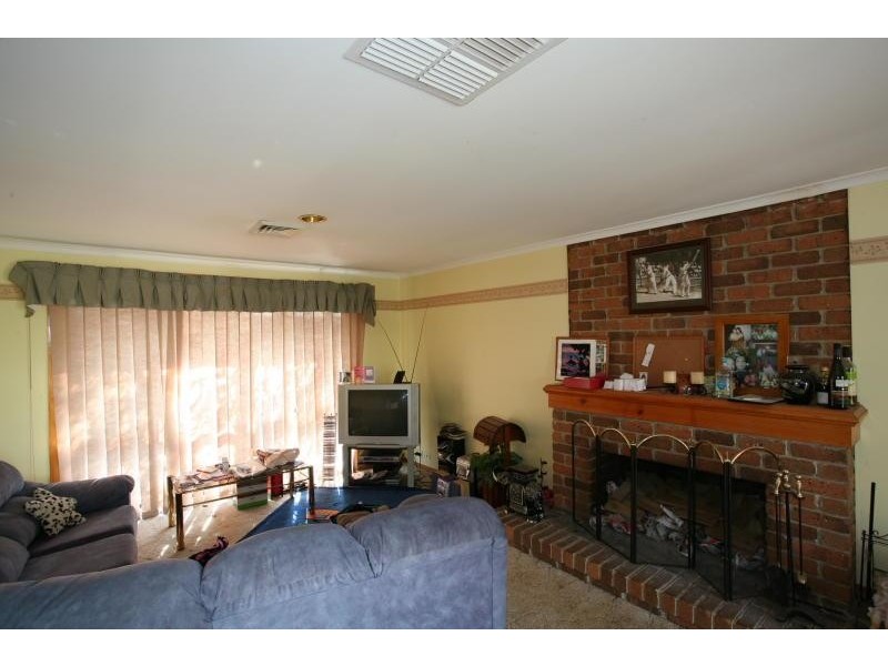 12 PERKINS AVENUE, Hoppers Crossing VIC 3029