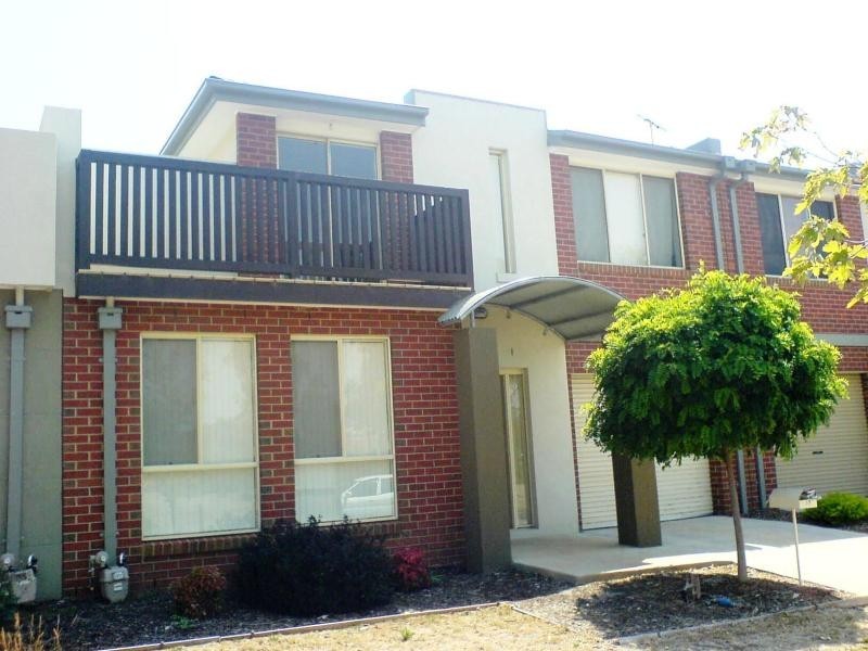 17 ALMOND CLOSE, Werribee VIC 3030