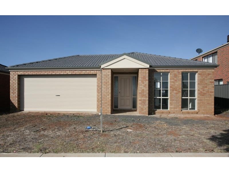 41 MANOR LAKES BOULEVARD, Wyndham Vale VIC 3024