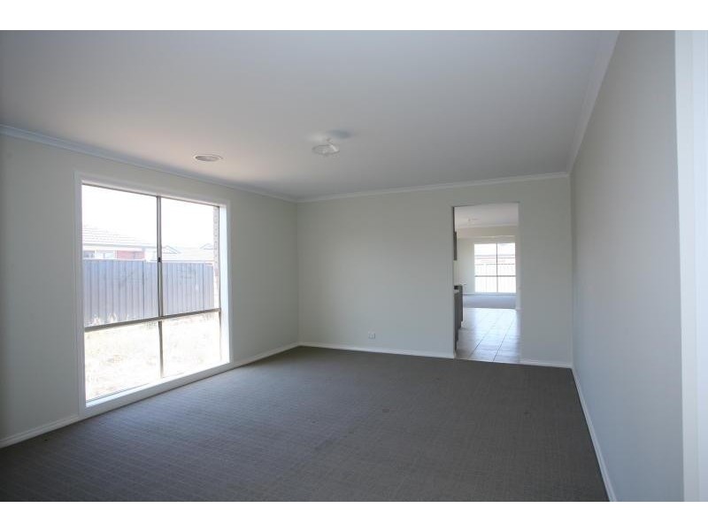 41 MANOR LAKES BOULEVARD, Wyndham Vale VIC 3024