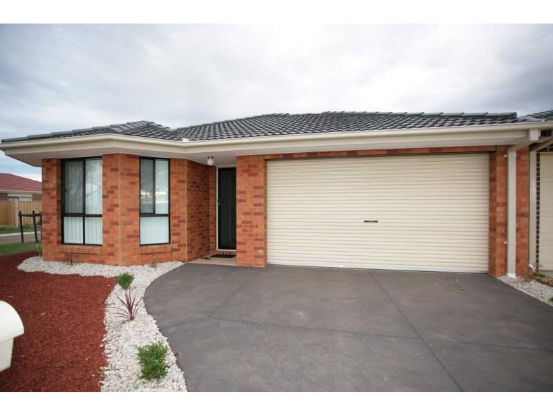 27 SOLANDER GROVE, Tarneit VIC 3029