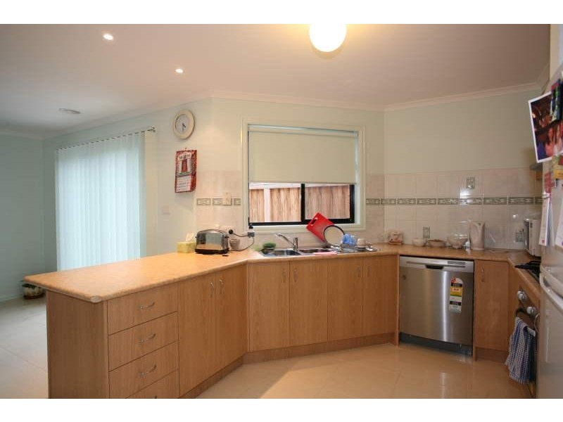 27 SOLANDER GROVE, Tarneit VIC 3029