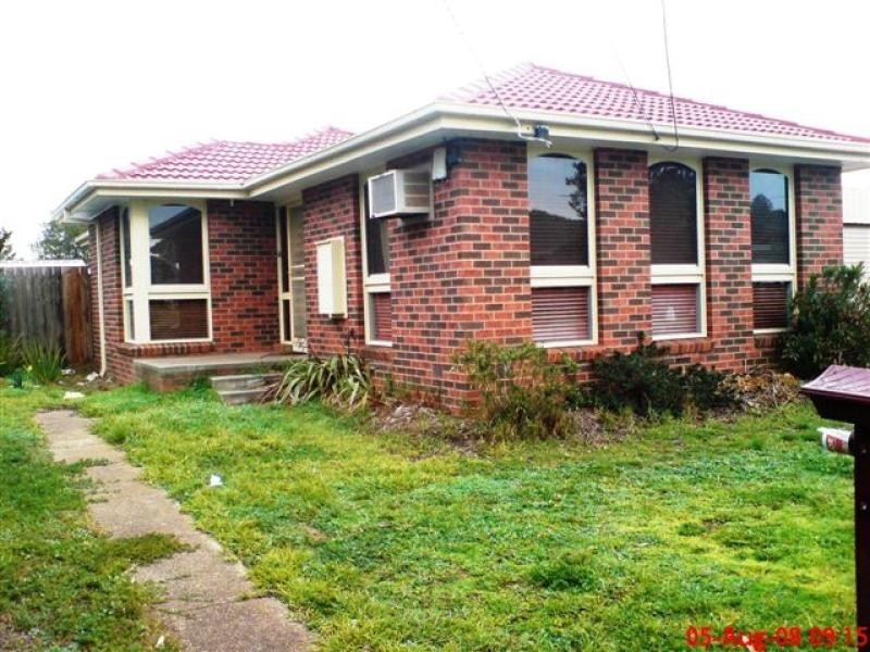 13 QUARTOK AVENUE, Werribee VIC 3030