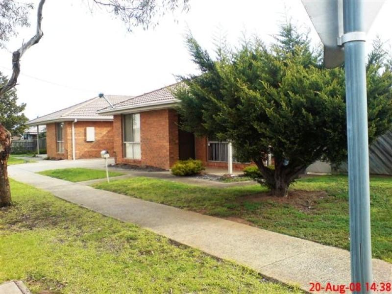 UNIT 2/71 HOGANS ROAD, Hoppers Crossing VIC 3029