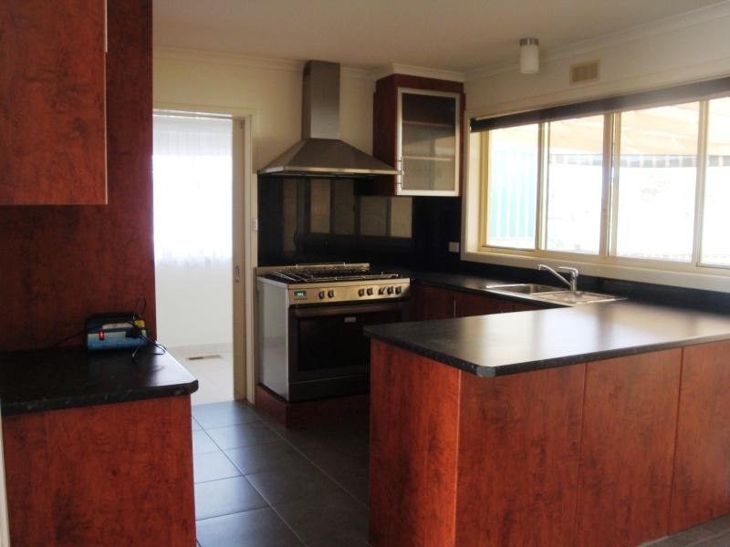 45 FEATHERTOP DRIVE, Wyndham Vale VIC 3024