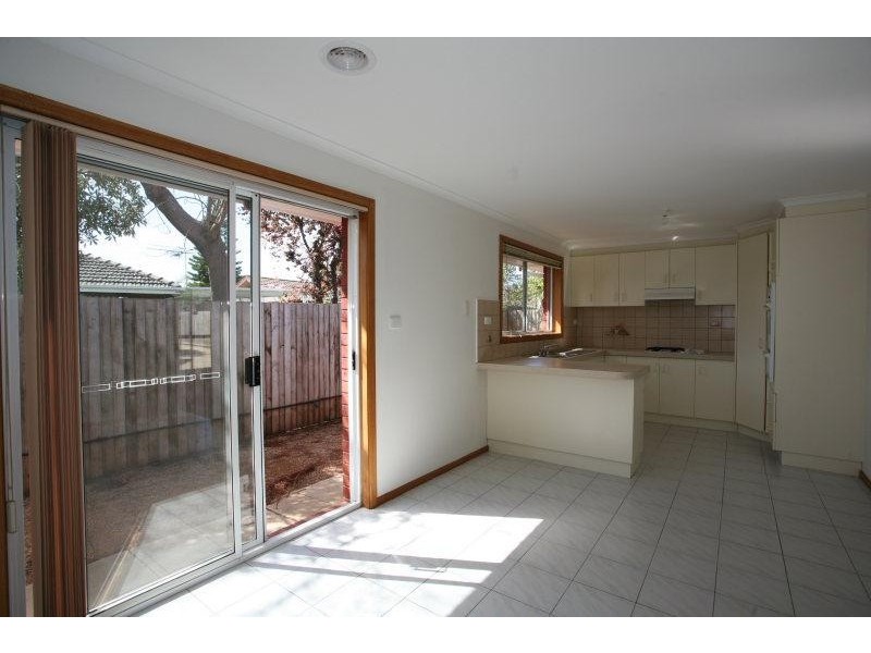 2/9 Dyer Street, Hoppers Crossing VIC 3029