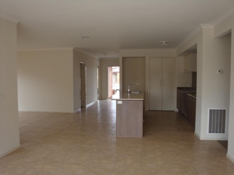 7 Urban Drive, Truganina VIC 3029