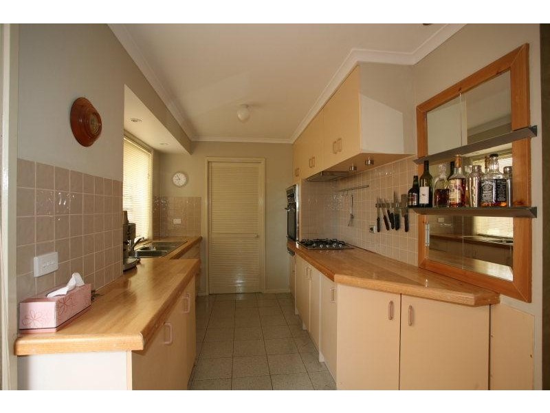 9 Whipbird Court, Werribee VIC 3030