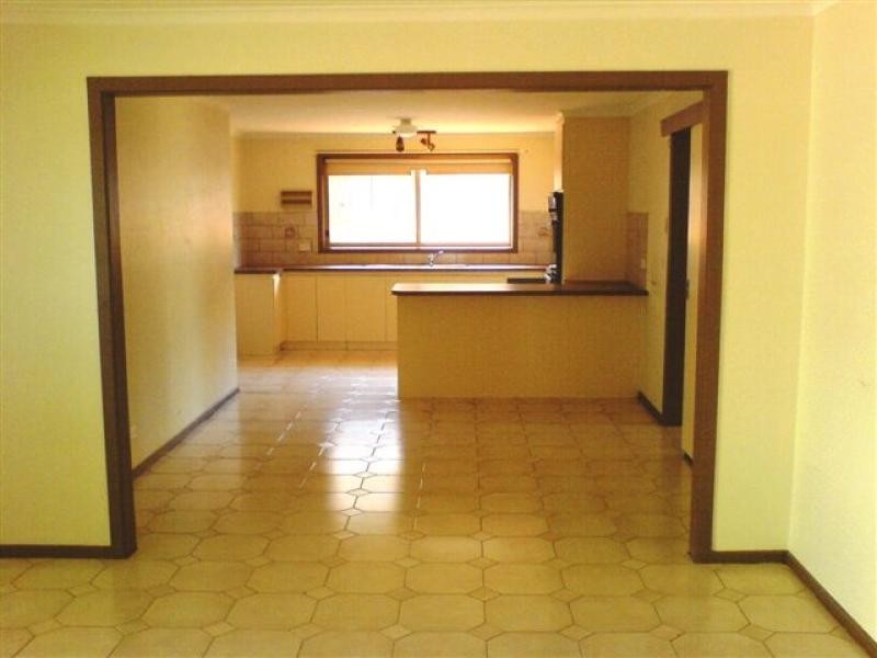 12 Tolmie Avenue, Werribee VIC 3030