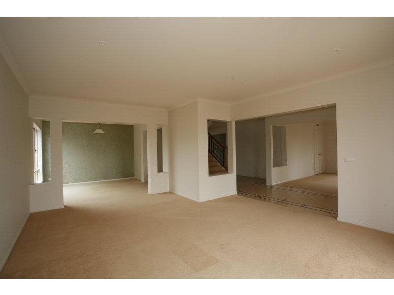 51 Ashton Crescent, Hoppers Crossing VIC 3029