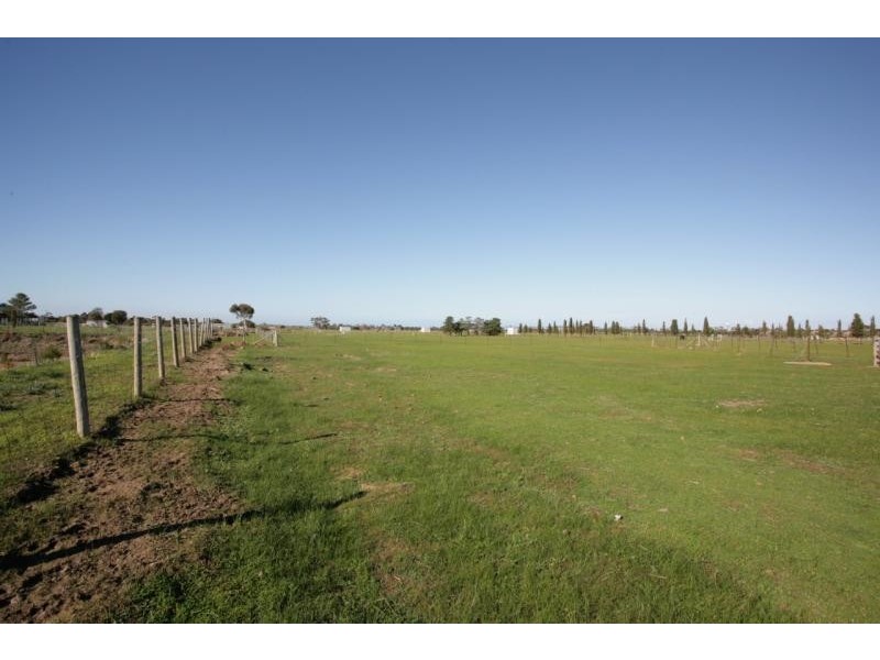 75 William Road, Little River VIC 3211