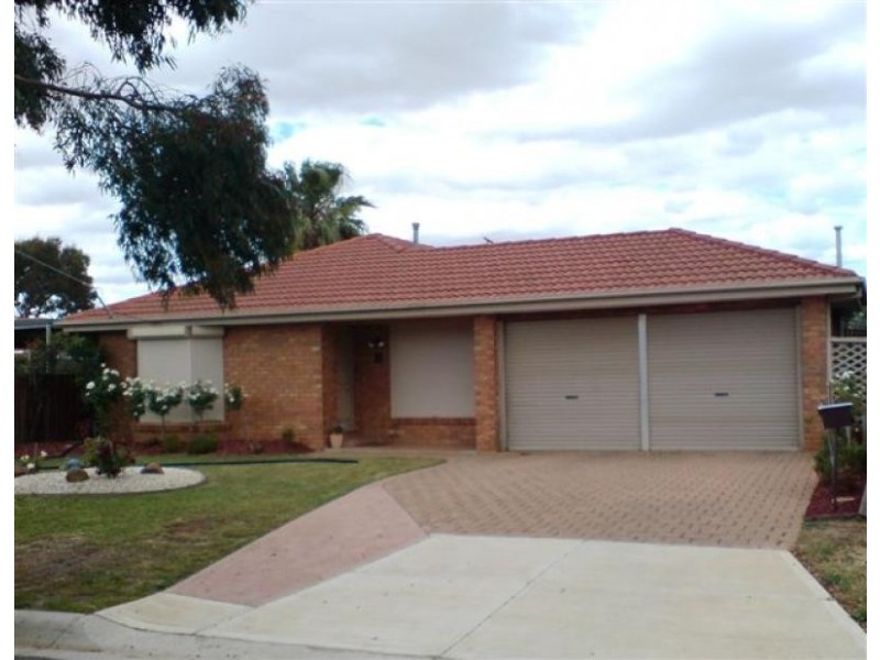 1 Egret Court, Werribee VIC 3030