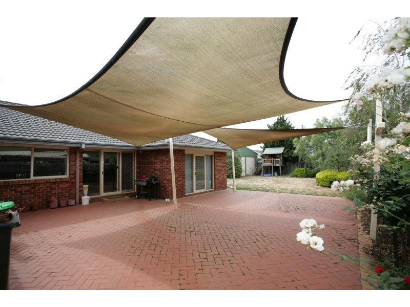 5 Butmar Close, Werribee VIC 3030