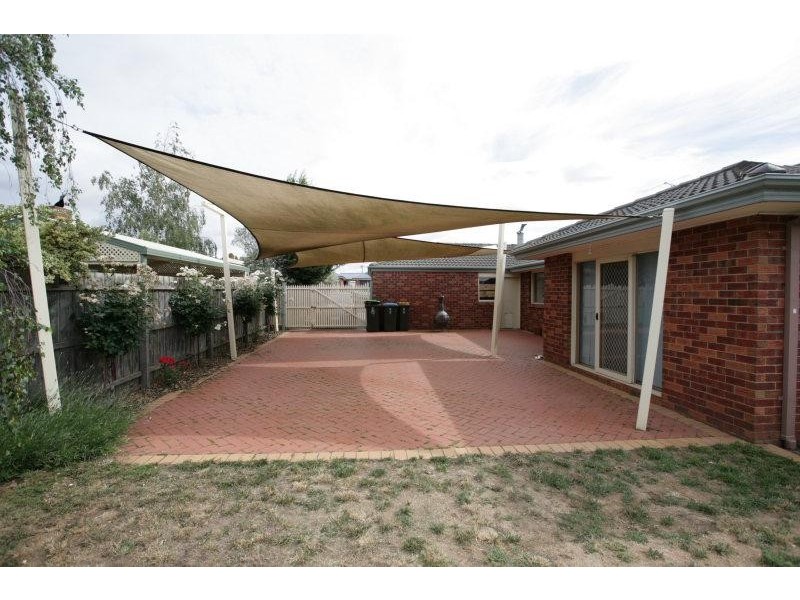 5 Butmar Close, Werribee VIC 3030