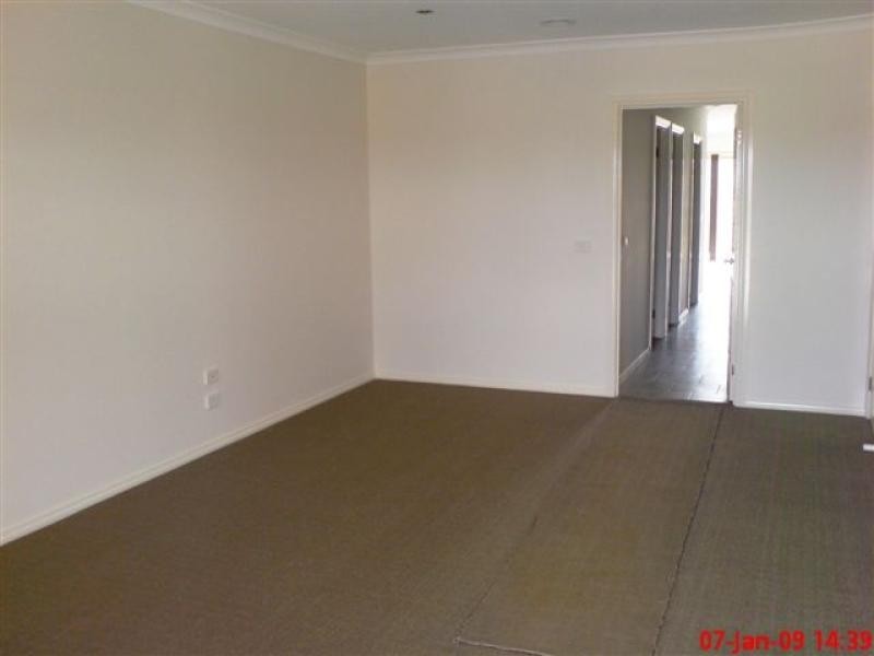 Unit 2/88 Conquest Drive, Werribee VIC 3030