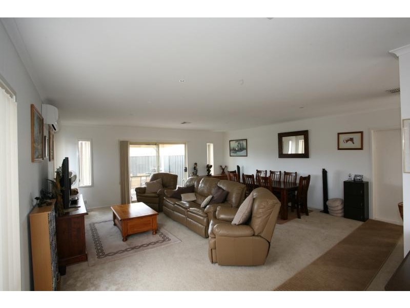 1 Lysterfield Walk, Wyndham Vale VIC 3024
