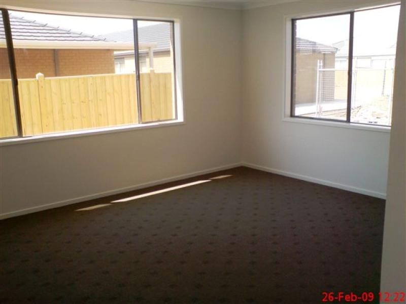 11 Dunlin Crescent, Truganina VIC 3029