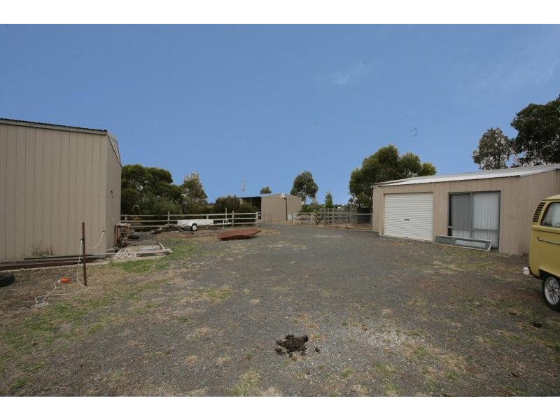 10 William Road, Little River VIC 3211