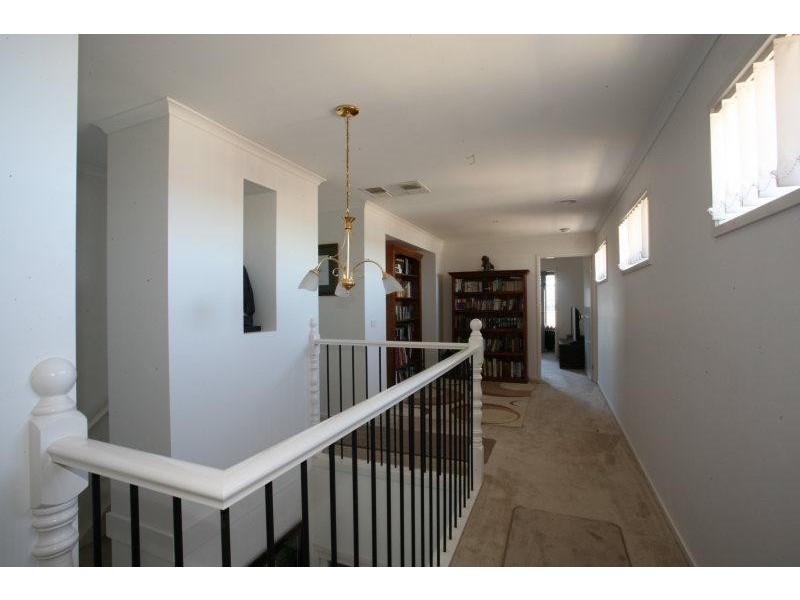 1 Lysterfield Walk, Wyndham Vale VIC 3024