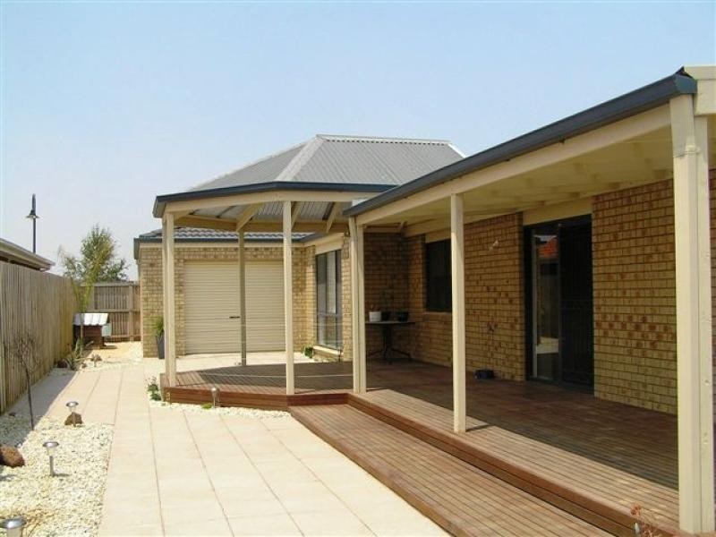 32 Tennyson Drive, Truganina VIC 3029