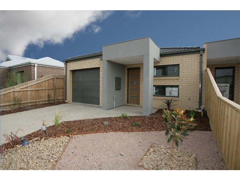 Unit 2/13 Retford Close, Werribee VIC 3030
