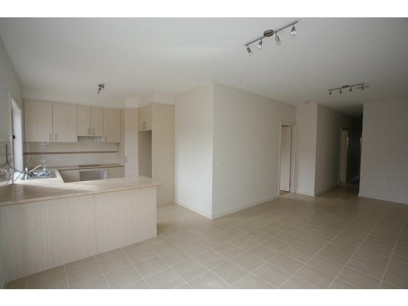 Unit 2/13 Retford Close, Werribee VIC 3030