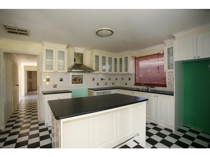 12 Madison Drive, Hoppers Crossing VIC 3029