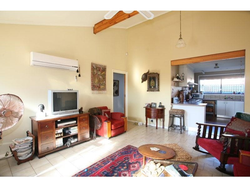 20 Centre Avenue, Werribee VIC 3030