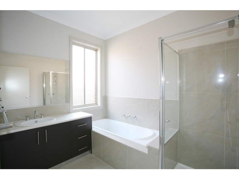 1/8 Yale Court, Truganina VIC 3029
