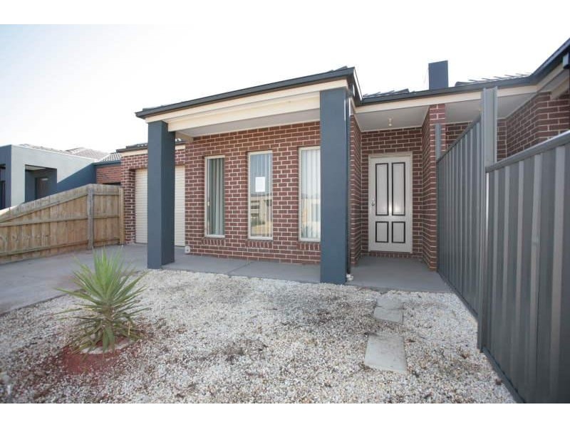 1/8 Yale Court, Truganina VIC 3029