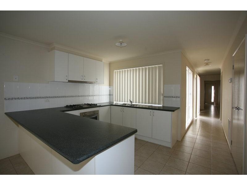 28 Rocky Gate Drive, Truganina VIC 3029