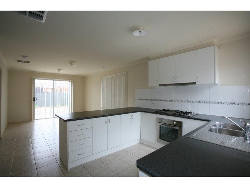28 Rocky Gate Drive, Truganina VIC 3029