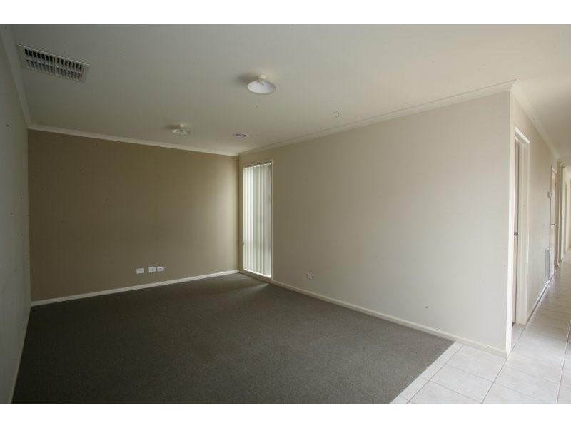 28 Rocky Gate Drive, Truganina VIC 3029