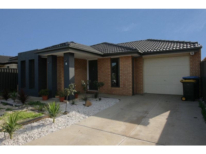 8 James Cook Drive, Truganina VIC 3029