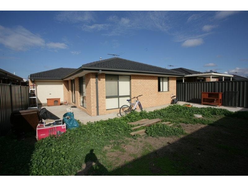 8 James Cook Drive, Truganina VIC 3029