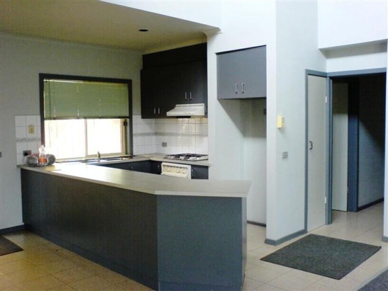 Unit 1/86 Hogans Road, Hoppers Crossing VIC 3029