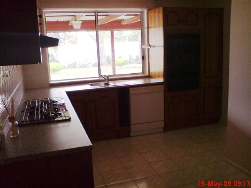 12 Glamorgan Avenue, Werribee VIC 3030