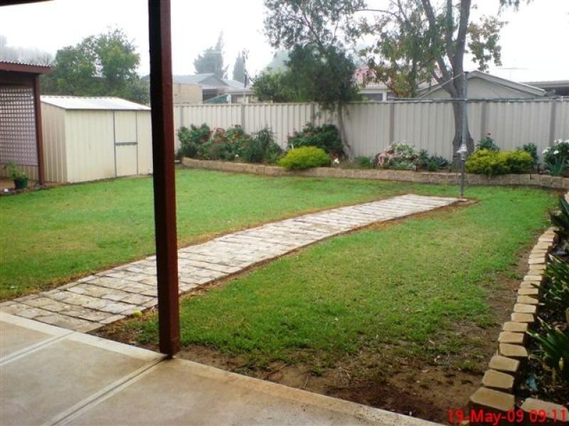 12 Glamorgan Avenue, Werribee VIC 3030