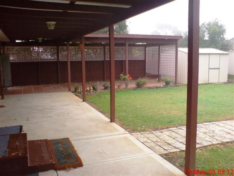 12 Glamorgan Avenue, Werribee VIC 3030