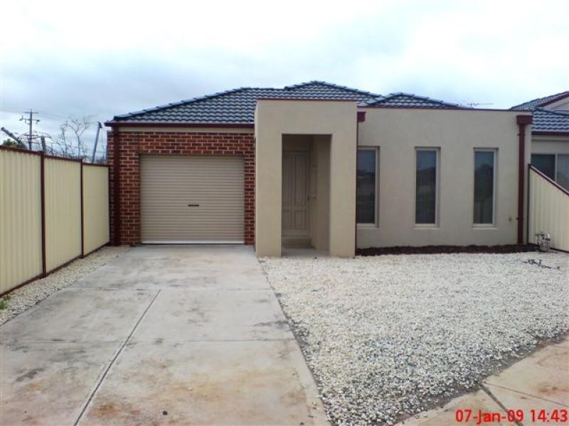 Unit 1/88 Conquest Drive, Werribee VIC 3030