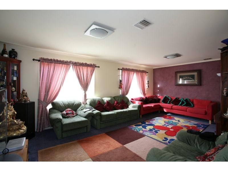 31 Bridgewater Way, Truganina VIC 3029