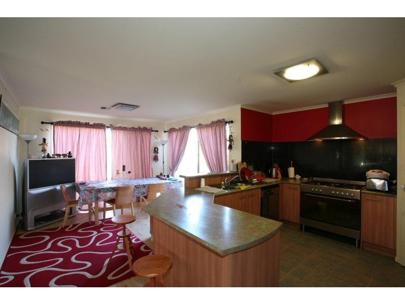 31 Bridgewater Way, Truganina VIC 3029