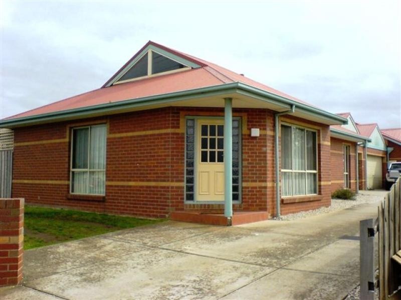 Unit 1/86 Hogans Road, Hoppers Crossing VIC 3029