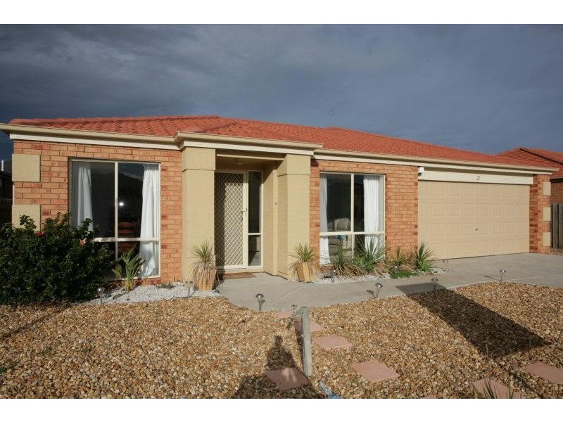 27 Lynbridge Crescent, Tarneit VIC 3029