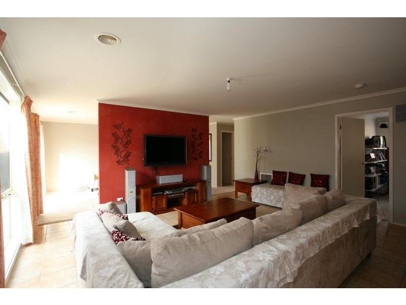 27 Lynbridge Crescent, Tarneit VIC 3029