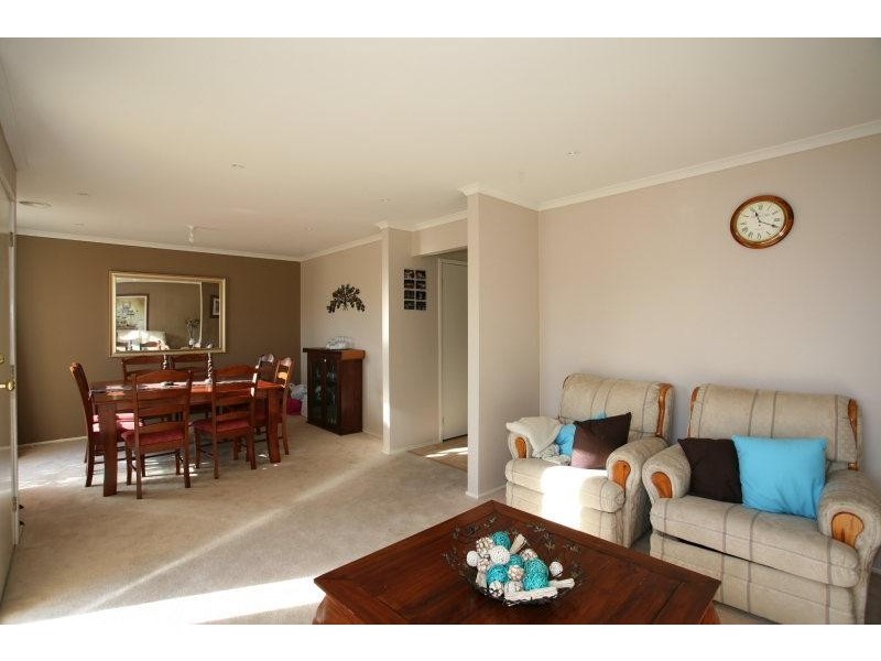 27 Lynbridge Crescent, Tarneit VIC 3029