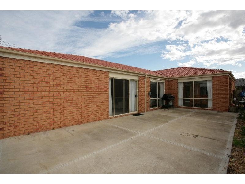 27 Lynbridge Crescent, Tarneit VIC 3029