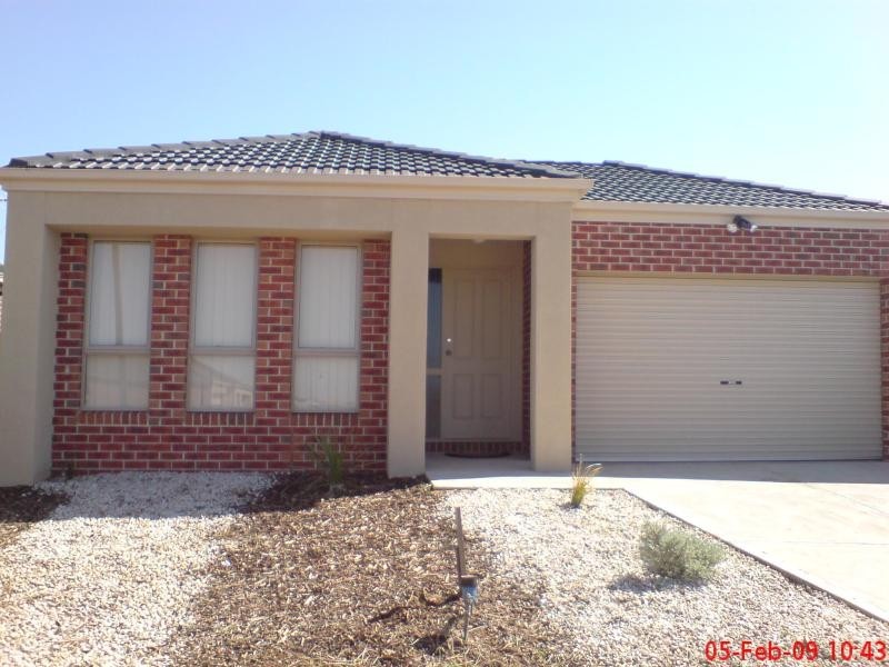 24 Tony Drive, Truganina VIC 3029